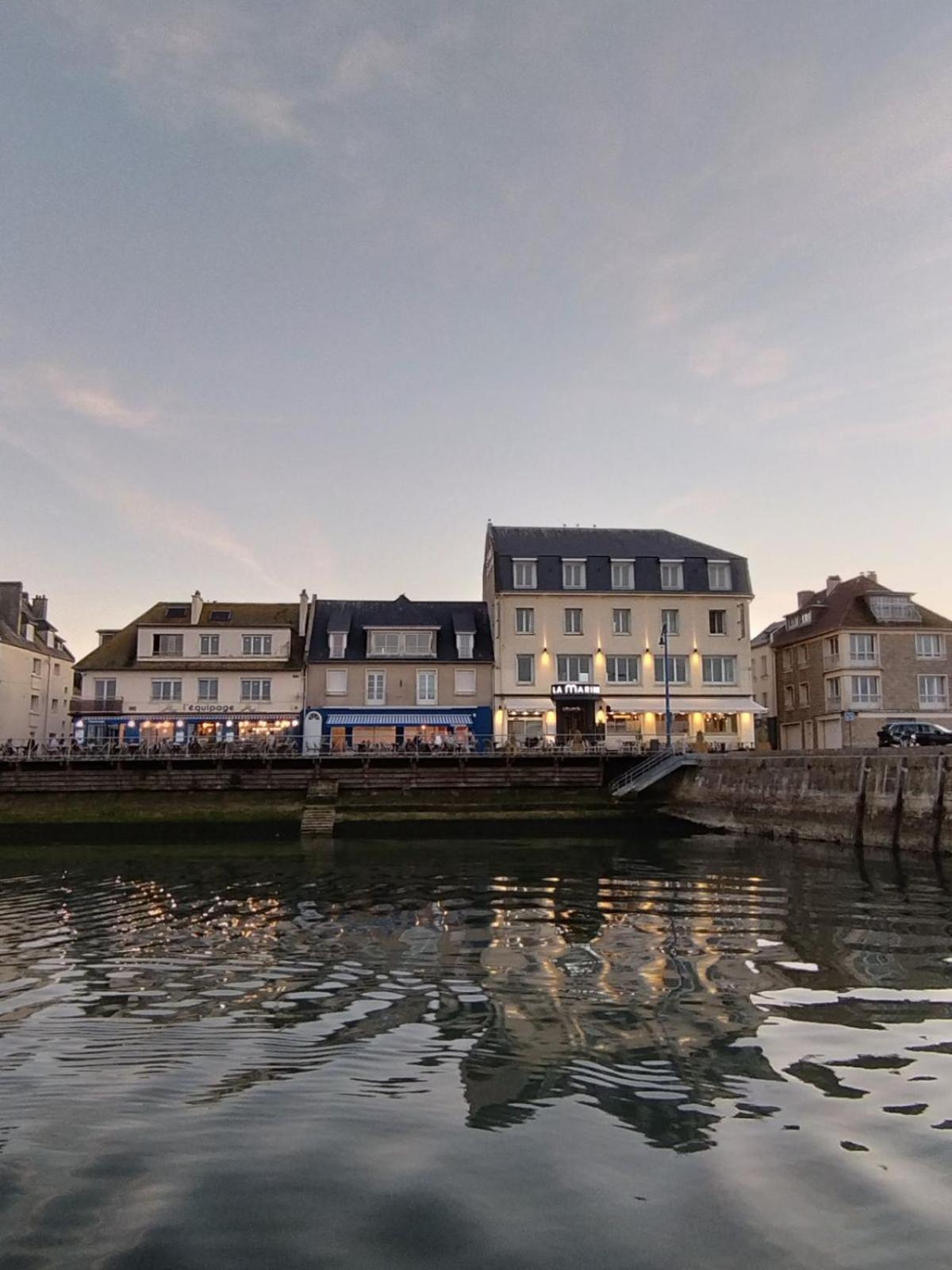 Le Grand Hotel De La Marine Port-en-Bessin-Huppain Exterior foto