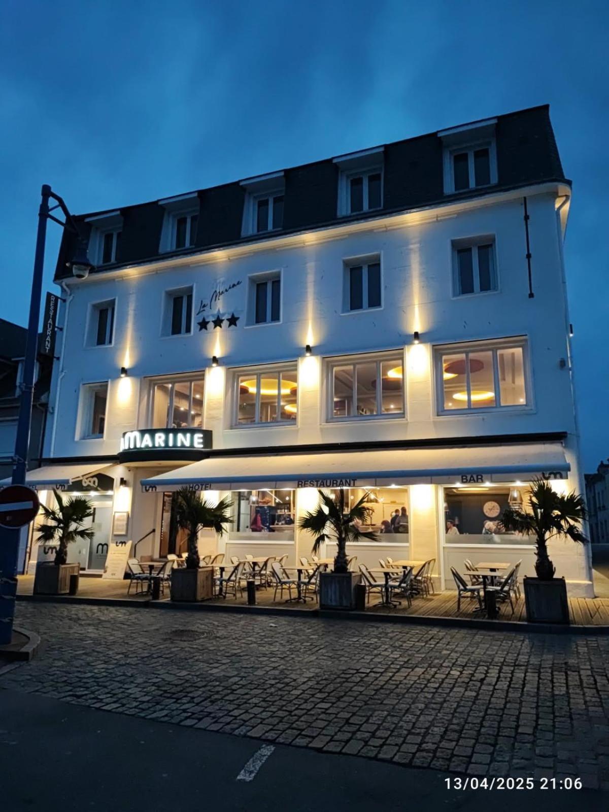 Le Grand Hotel De La Marine "Face A La Mer" Port-en-Bessin-Huppain Exterior foto